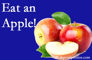 Auburn chiropractic care recommends healthy diets full of fruits and veggies, so enjoy an apple the apple season!